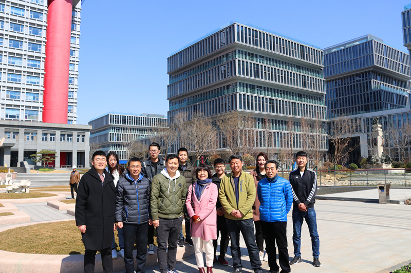 青島園林技術(shù)學(xué)校師生到訪中建聯(lián)合推進(jìn)校企合作(圖2)