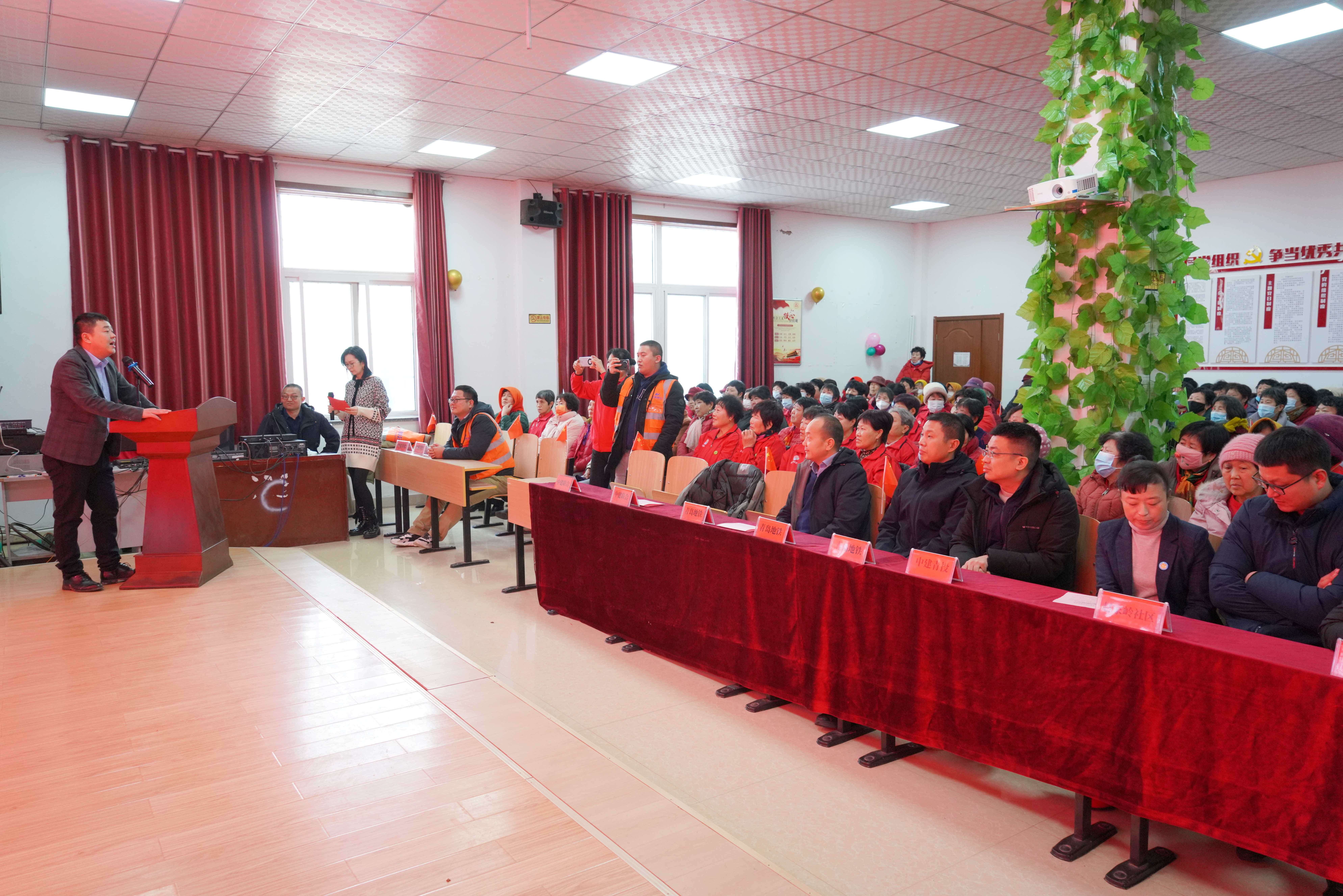 迎新春 送溫暖 | 中建聯(lián)合助力趙家?guī)X社區(qū)歡度春節(jié)(圖1) 迎新春 送溫暖 | 中建聯(lián)合助力趙家?guī)X社區(qū)歡度春節(jié)(圖1)